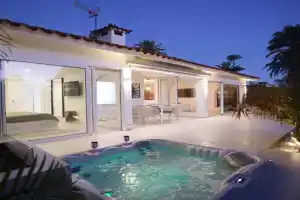 Sun Club P65 Premium Bungalow Guest house, Maspalomas