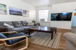 Stylish Apt - 2 Queen Bed - Easy Hospital Access Apartments, Pittsburgh