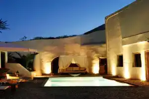 Villa in Santorini with Stunning Outdoor Kitchen, Megalokhori