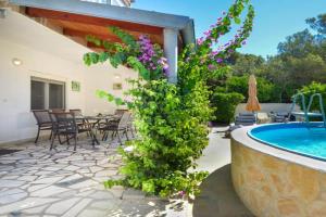 Holiday Home Gabi by Interhome, Krapanj Island