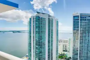 Penthouse with Ocean and City Views in Lux Brickell Sleeps 4, Miami