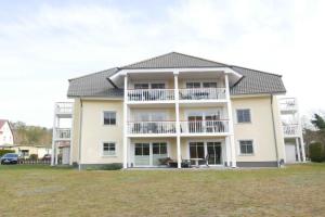 Bernsteinhaus, 850m zum Strand, mit Balkon, WLAN Apartments, Kolpinsee