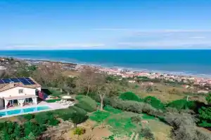 VILLA LUCENTE 6&2, Emma Villas, Silvi Marina