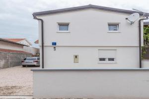 Apartment Banic, Vir