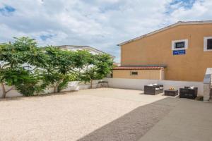 Apartments Ivanusevic, Vir
