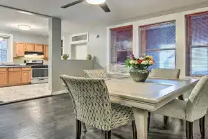 Quiet Townhome Walk to Subway Stations Guest house, Chicago