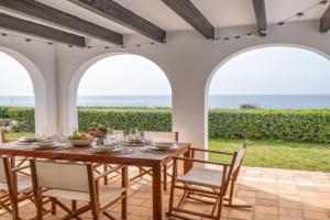 Seafront Modern Villa - Sunset Views - Monthly Bookings, Cala'n Bosch