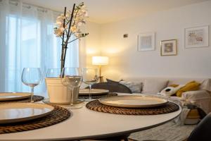 Maison Blanche: appartamento elegante con parcheggio privato Apartments, Mantua
