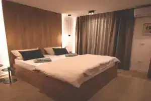 TOP Room, Chabats