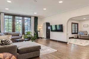 2375 Ivanhoe St - Entire House, Denver