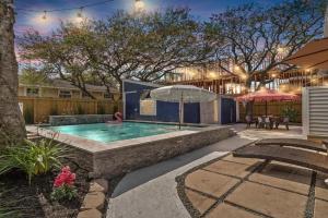 Blue Palm Retreat Guest house, Galveston