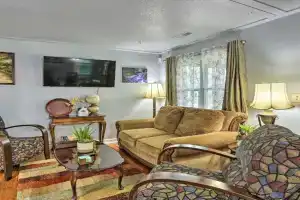 3 Mi to Downtown Family-Friendly Home Guest house, Birmingham