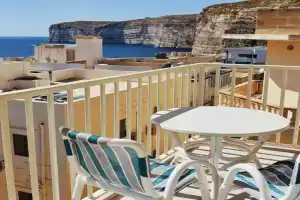 Seaview 2-bedroom Apartment in, Xlendi