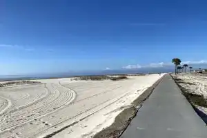 White Sand Getaway steps from Beach Apartments, Gulfport