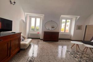Sea View, in the old town Apartments, Santo Stefano al Mare
