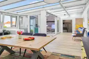 4 Schlafzimmer, Wintergarten & Terrasse & Parkplatz, nahe Hbf Guest house, Bielefeld