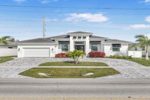 2022 built home with pool/spa and walk to Mackle Park Guest house, Marco