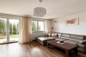 APARTAMENT POD GWIAZDAMI, z dwoma ogródkami i dwoma tarasami, Polanica-Zdroj