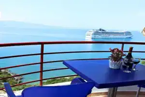 Sunny Apartments, Sarande
