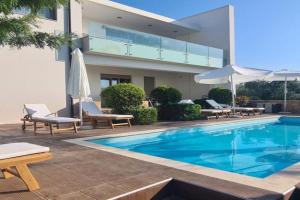 Villa Callisto, Sfakaki