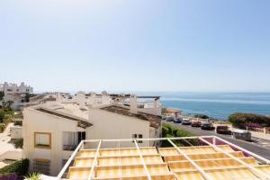 UrbanChicMalaga Sea View All Year Pool 10m from Beach and Shops in Torremuelle Apartments, Benalmadena