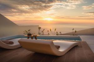 Pnoe Luxury Suites, Firostefani