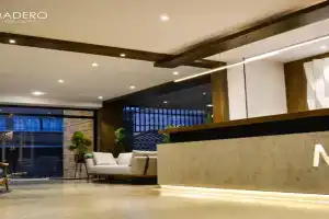 Madero Hotel & Suites, La Paz