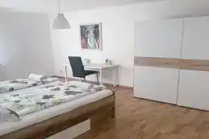 Zentrale 2-Zimmer Wohnung in Altstadt & Bahnhofsnähe ( überdachte Gartenterasse ) Apartments, Lubeck