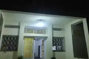Villa familys, Fes