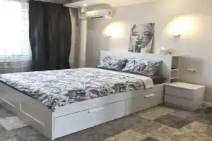 Privatniy budinok v Mikolaievi z garazhem Private House in with garage, Mykolaiv