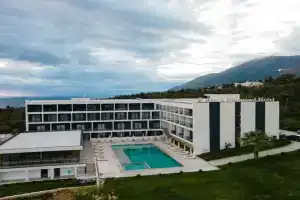 Black Diamond Hotel, Dhermi