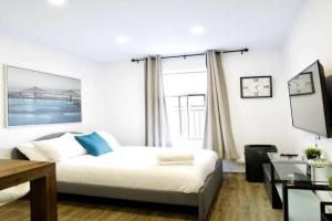 Le Mile End by M11 - Modern Studio, Laval