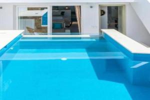 Dream House "B", Tinos Town