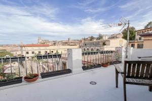 Romantic Duplex with terrace and great views Apartments, Girona