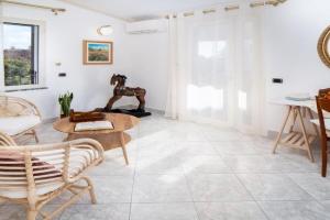 Eliana's Apartments - Mares e Montes, Orosei
