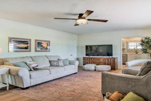 Centrally Located Home about 5 Mi to Dtwn! Guest house, Tucson