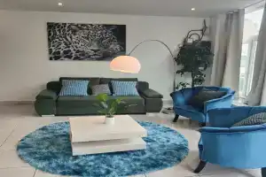 Bel appartement confortable Apartments, Mons