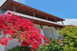 XHEKO ROOMS, Dhermi