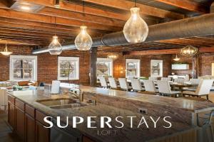 KING Penthouse Sleep8 4Bed 3BR 2BA Swepson Loft, Louisville