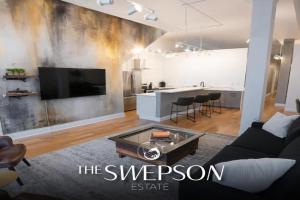 Sleeps18 9Beds 7BR 4BA Swepson Estate Guest house, Louisville