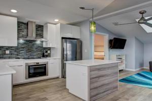 The Lilly Pad Brand New in Hyde Park! Pet Friendly, fully fenced yard, walking distance to Hyde Park shops, and dining and Camel's Back Park Apartments, Boise