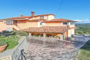 Cozy Apartment In With Sauna, Koper