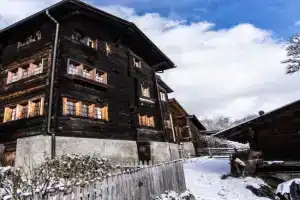 Heimeliges Walliserhaus Apartments, Fiesch