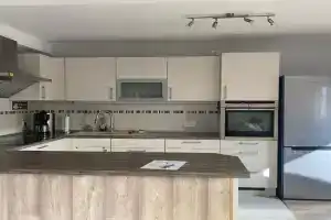 Große Wohnküche, Terrasse, Schlafzimmer am Steinhuder Meer, WLAN, Parkplatz, Fußbodenheizung, 70qm Apartments, Wunstorf