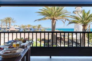 Luxury Beach - Heated pool & Beachfront access Apartments, San Agustin