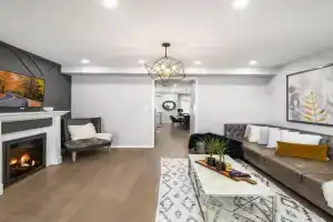 Modern 4 Level home-Game room/Parking/Near Airport, Mississauga