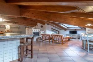 DolomiApartments - Casa Margherita, Predazzo