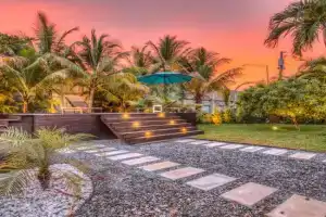 Quiet and secluded 4 bedroom home!, Fort Lauderdale
