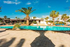 Casa Patty, piscinas climatizadas, primera linea, Costa Teguise