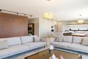 LIV Mackenzie Beach Suites Larnaca ADULTS ONLY, Larnaka